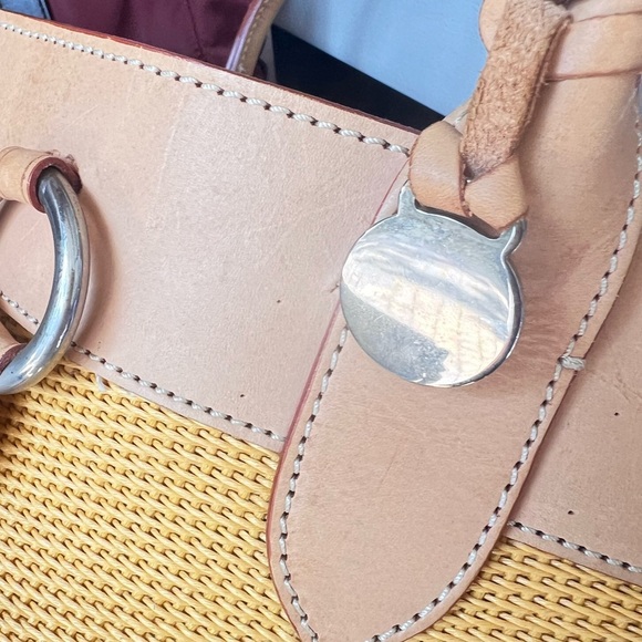 Dooney and Bourke large ring tassel tote bag yellow authentic like new - Picture 8 of 9